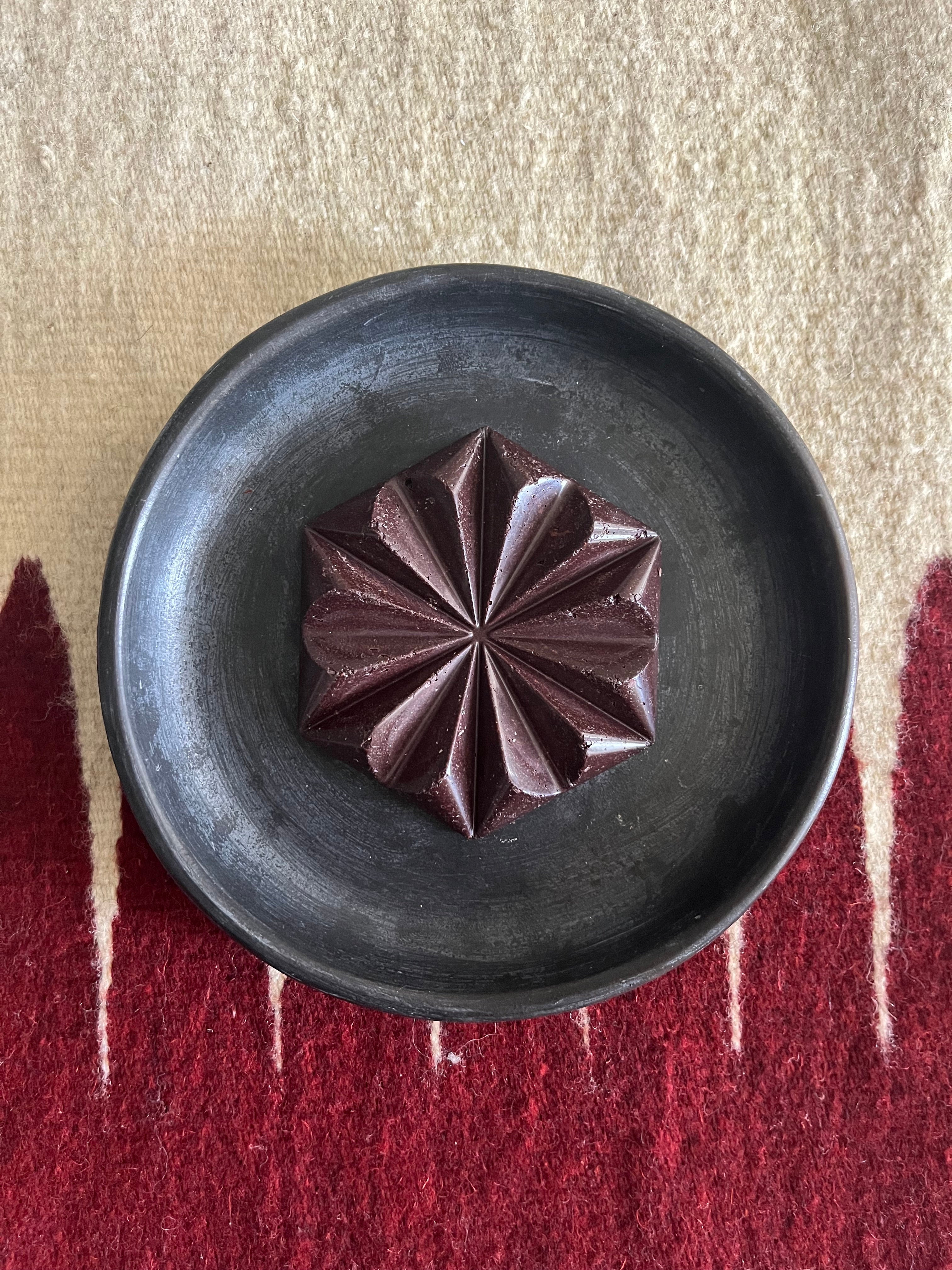 Original Drinking Chocolate: 60% Cacao with Cinnamon | Hijita